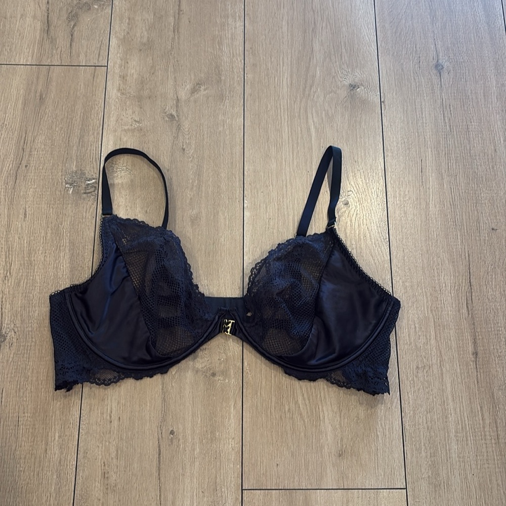 M&S Lace and Satin Bra Size 40D